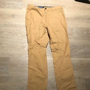 Men’s chinos